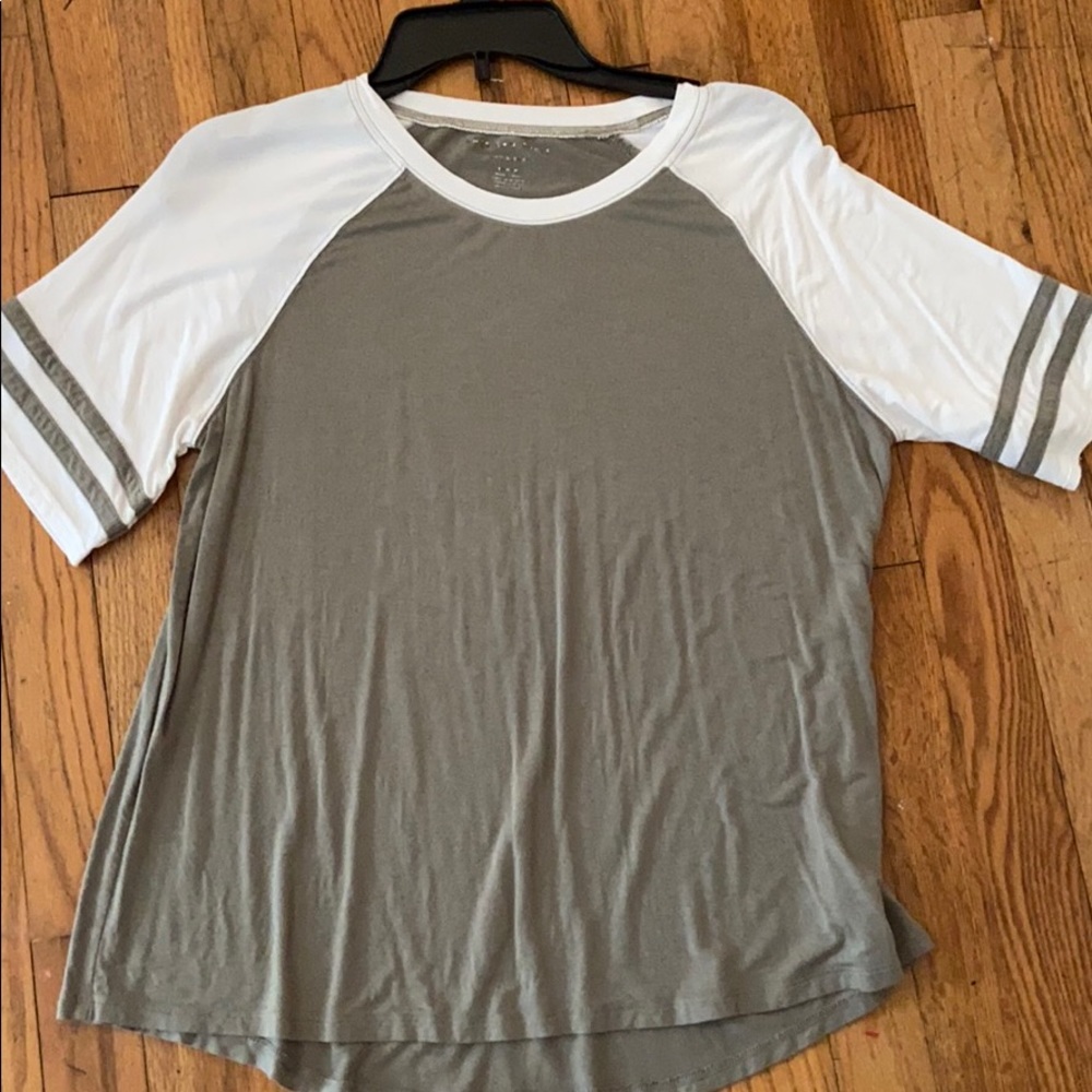 American Eagle cotton tee size M